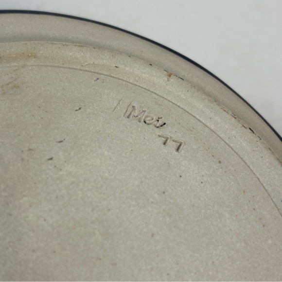 Elegant Navy Stoneware Serving Bowl - Picture 5 of 8